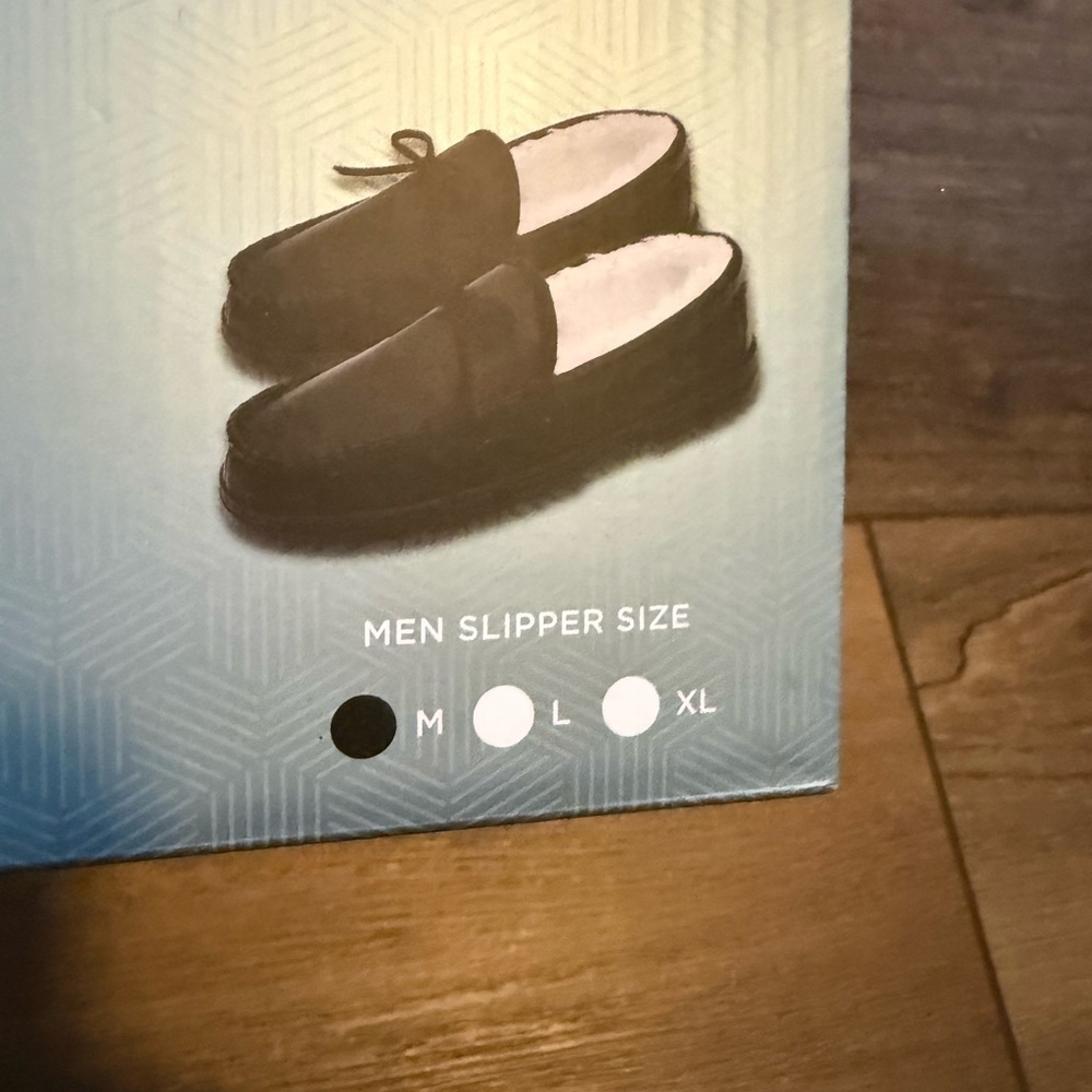 Black Men's faux leather slippers medium 9-10 black high density memory foam new